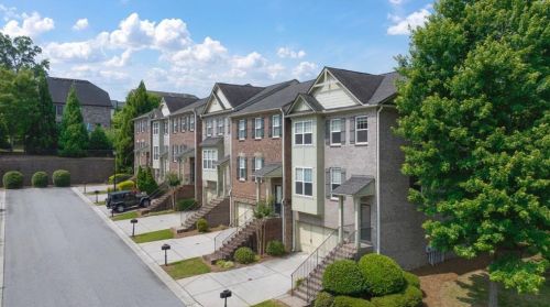 3642 Gambrell Ln, Atlanta GA  30319-2166 exterior