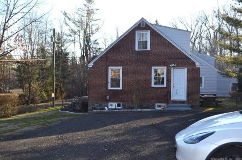 885 Straits Tpke, Waterbury, CT 06762-2844