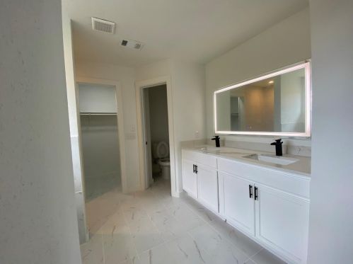 6501 Bramber Ln, Austin TX  78754-5714 exterior