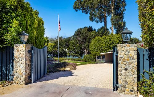 541 Hodges Ln, Santa Barbara, CA 93108-2113