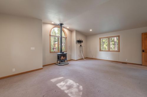 10656 Alder Creek Rd, Truckee CA  96161-2528 exterior