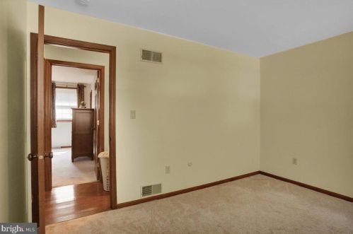 202 Suncrest Rd, Lancaster PA  17601-4835 exterior