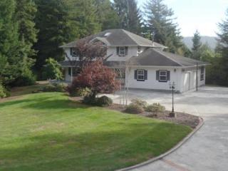 1985 Fairview Dr, Bayside, CA 95524-9323