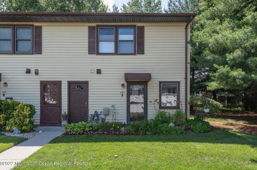 492 Crawford St, Tinton Falls, NJ 07724-2962