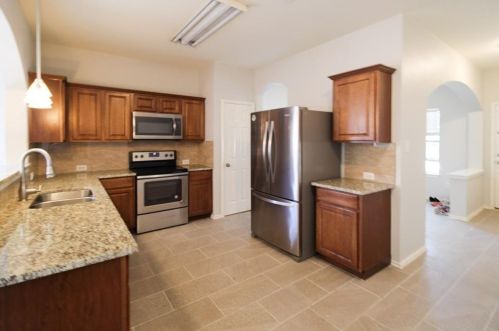 9313 Brents Elm Dr, Austin TX  78744-7950 exterior