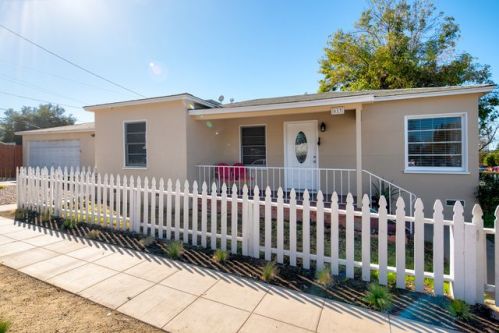 613 Maple St, Escondido, CA 92025-4823