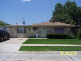 1364 Maplewood Dr, Harvey, LA 70058-3808