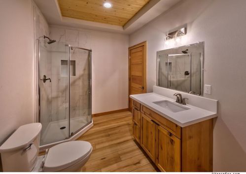 11844 Highland Ave, Truckee CA  96161-1710 exterior