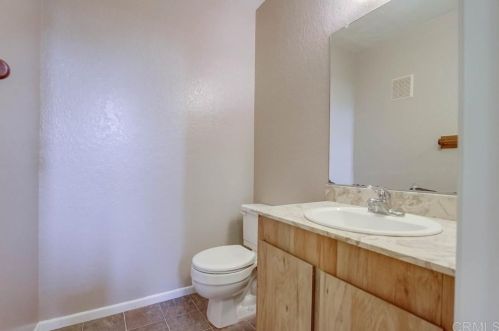 691 Ascot Dr, Vista CA 92083-4207 exterior