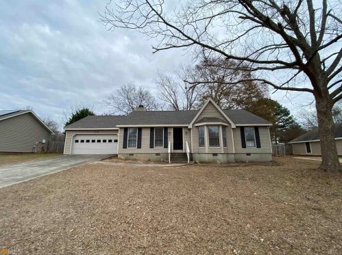 109 Kingstree Ln, Warner Robins, GA 31093-8927