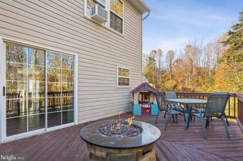 15043 Galapagos Pl, Woodbridge VA  22193-5843 exterior