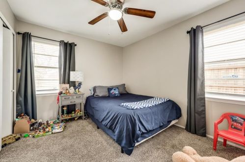 1827 Crosby Rd, Carrollton TX 75006-7350 exterior