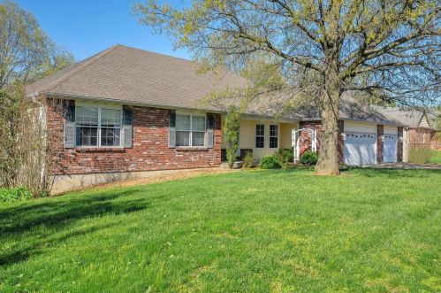 293 Bridgewater Heights Dr, Villa Ridge, MO 63089-2062