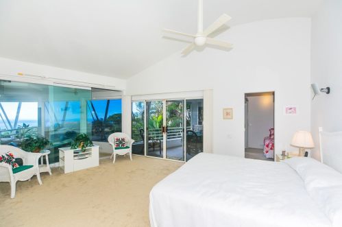 1205 Ikena Cir, Honolulu HI  96821-2561 exterior