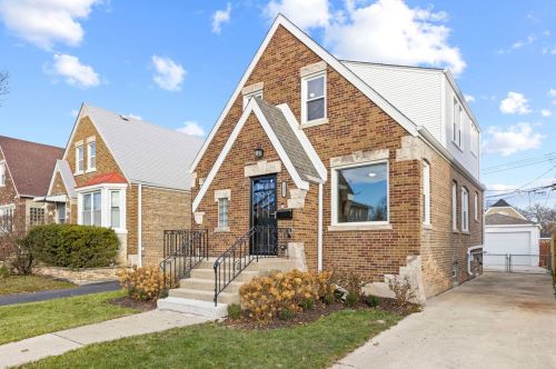 1821 Mulligan Ave, Chicago, IL 60639-3819