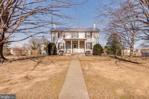911 Keyes Ferry Rd, Charles Town, WV 25414-5861
