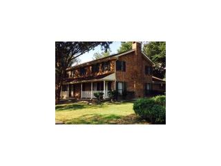 33 Acadia St, Kenner, LA 70065-1045