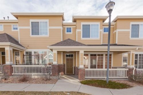 16201 Geddes Ln, Aurora, CO 80016-1498