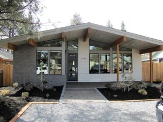 1415 Elgin Ave, Bend, OR 97701-3031