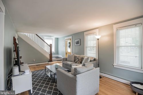 410 Lakeview Ave, Tavistock NJ 08033-1609 exterior