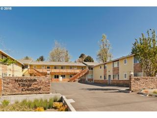3925 Multnomah Blvd, Portland OR  97219-3567 exterior