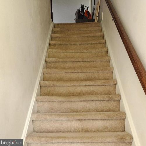 18 Wyndham Pl, Trenton NJ  08691-3121 exterior