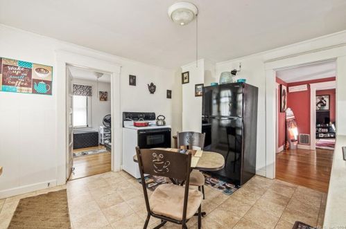 14 Evergreen Ave, Middletown, CT 06457-4605