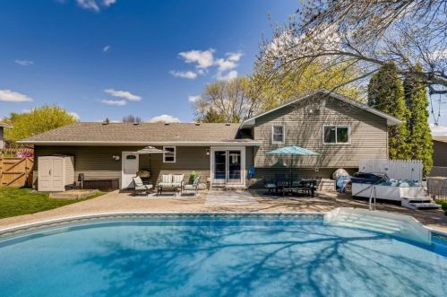 8108 137th St, Saint Paul MN  55124-9517 exterior