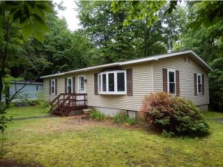 136 Williston Woods Rd, Williston, VT 05495-9588