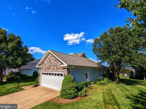14033 Breeders Cup Dr, Gainesville, VA 20155-3142