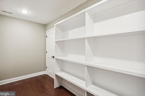 6615 Gude Ave, Silver Spring MD 20912-4827 exterior