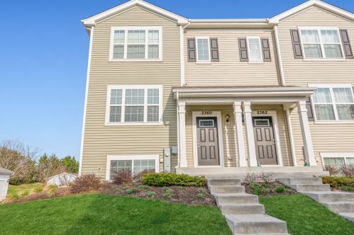 2360 Aurora Dr, Pingree Grove, IL 60140-6412