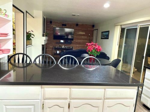 7860 Pineridge Ct, Riverside, CA 92509-7024
