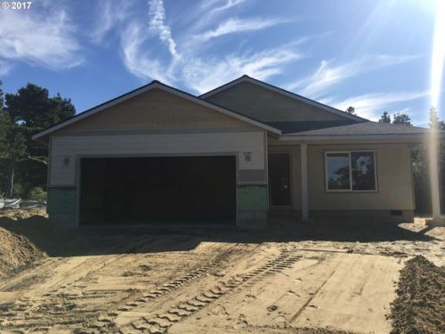 2167 Royal Saint George Dr, Florence, OR 97439-9510