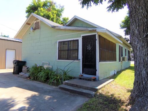1138 Fannin St, Columbus, TX 78934-2207
