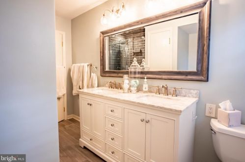 221 Clearview Rd, Hanover PA 17331-1311 exterior