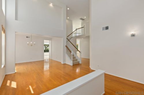6253 Canyon Bluff Ct, San Diego, CA 92121-4380