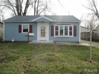1416 Delray Ave, Pekin, IL 61554-2245