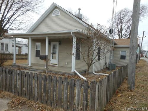 117 Masterson St, Virden, IL 62690-1453