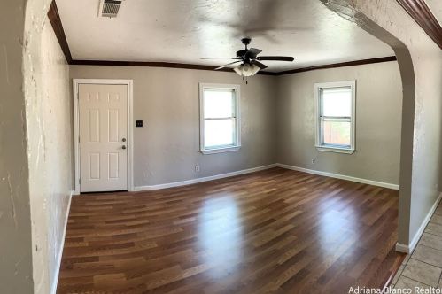 3136 Alta View St, Fort Worth, TX 76111-5207