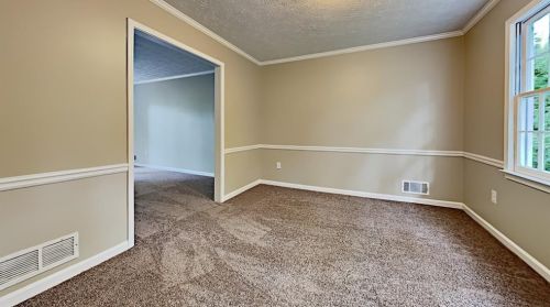 2146 Lunceford Ln, Lilburn, GA 30047-4752