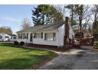 19 Terry St, Nashua, NH 03064-1429