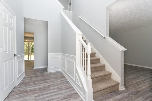 3263 Ashgrove Ln, Marietta, GA 30008-7635