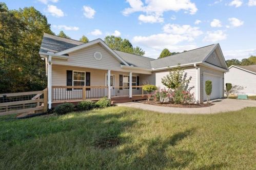 311 Timber Ridge Dr, Clarkesville, GA 30523-7828