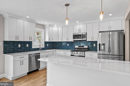 970 Somerdale Rd, Somerdale, NJ 08083-2419