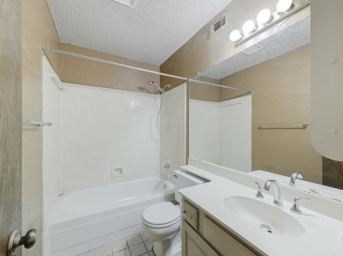 2602 Holy Cross Ln, Garland TX 75044-4673 exterior