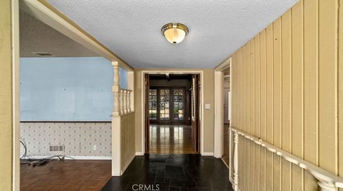 525 Smoketree Dr, La Verne, CA 91750-2851