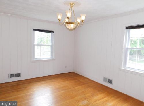 608 Cloverfield Pl, Silver Spring MD  20910-4305 exterior