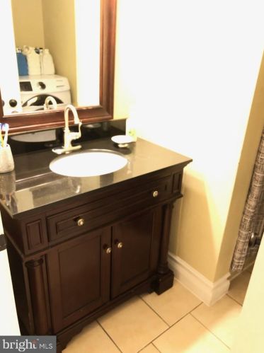 3 Topaz Ln, Trenton NJ exterior