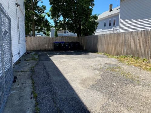 156 Ford St, Providence, RI 02909-2202